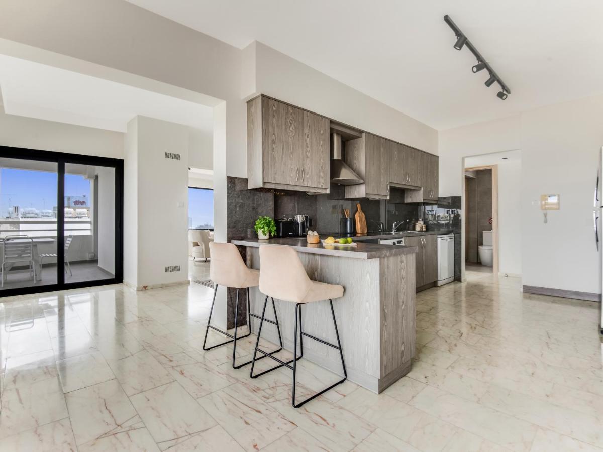 Sanders Coral Court Penthouse - Cute 3-Bedroom Apartment With Balcony Limassol Exterior photo