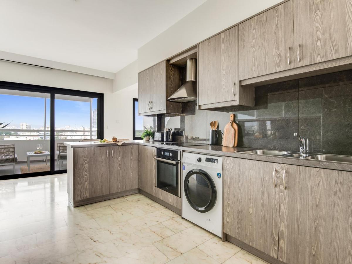 Sanders Coral Court Penthouse - Cute 3-Bedroom Apartment With Balcony Limassol Exterior photo